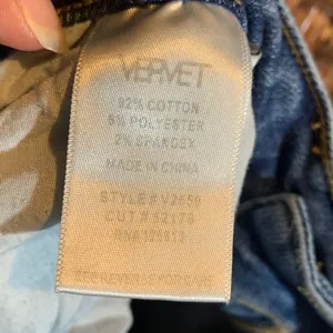 Vervet Distressed Jeans Size 25 thumbnail 4