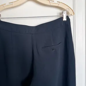 Wilfred • Aritzia Allant Pant black cropped slouchy dress trouser thumbnail 13