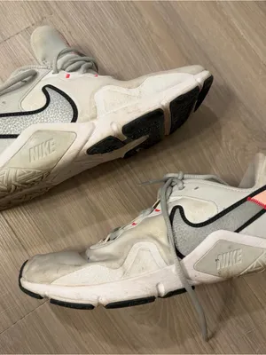 Nike (Size 10) thumbnail 4