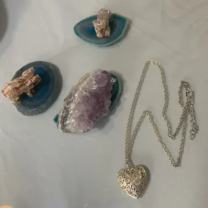 Silver Tone Filigree Hollow Heart Locket Necklace thumbnail 4