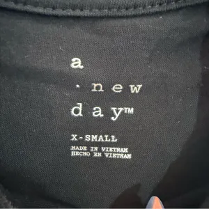 A New Day Women’s XS Black Tee NWT thumbnail 3