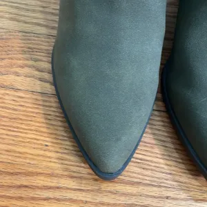 Indigo Rd ankle moto‎ booties block heel green size 7.5 thumbnail 3