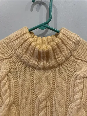 Vintage women’s Cream Cable Knit Sweater wool thumbnail 2