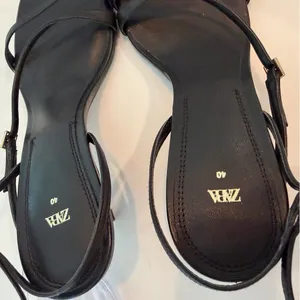 Zara Slingback Strappy Heels Sz 40 / 9 Black Shoes Stilettos thumbnail 7