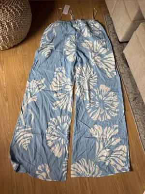 Petal & Pup Light Blue and White Floral Wide-Leg Pants thumbnail 4