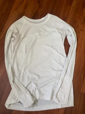 Lululemon Swiftly Tech Long Sleeve thumbnail 1