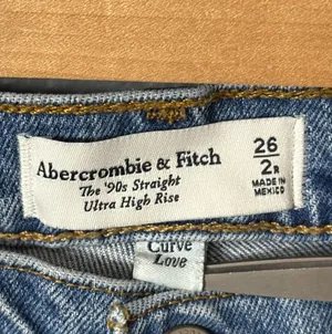 Abercrombie Curve love ultra high rise straight 90’s thumbnail 4