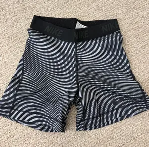 Nike Pro Shorts thumbnail 1