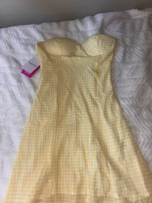 Yellow Dress Beginning Boutique thumbnail 4