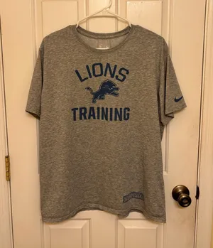 Detroit Lions Player’s Trunk NFL Training Team Issued Gray Nike Casual T-Shirt thumbnail 1