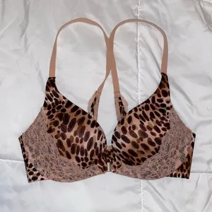 Victoria's Secret << HP!! >> nwot animal print bra thumbnail 1