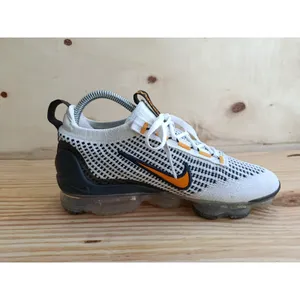 Nike Air VaporMax 2021 FK GS White Kumquat Orange DB1550-104 Size 6Y / Women 7.5 thumbnail 5
