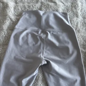 Alo Yoga airlift Leggings size medium thumbnail 4
