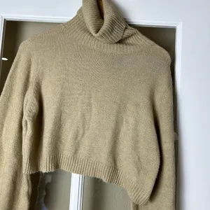 Princess Polly Zahara Cropped Turtleneck Sweater Beige - 4 thumbnail 5