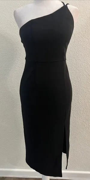 Hello Molly Black One-Shoulder Midi Dress thumbnail 1