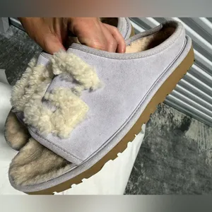 UGG Shearling SLIDE Sz 6 Lilac thumbnail 13