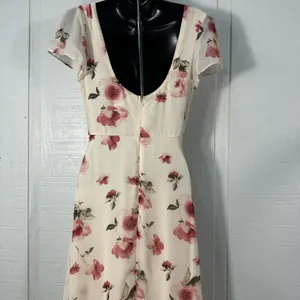Lulus Cream Floral Flutter Sleeve Maxi Dress Size XS EUC thumbnail 12