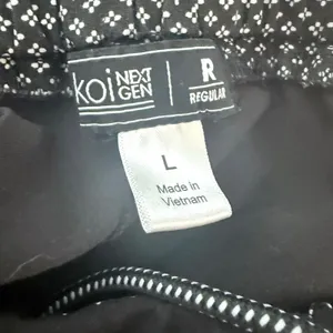 Koi Next Gen Black Scrub Pants Regular Large Drawstring Cargo Medical Uniform thumbnail 3
