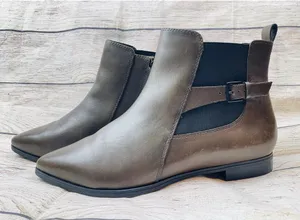 Clarks Ankle Boots Size 11M Artisan Women Brown Leather Side Zip thumbnail 1