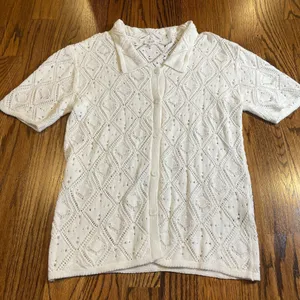 Le Lis Collection Short Sleeve Diamond Crochet Knit Button-Down Top thumbnail 1