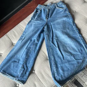 Zara Wide Leg Cropped‎ Blue Denim Jeans thumbnail 2