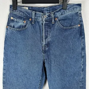 Levis 501 Jeans Womens 26x30 Premium Denim High Rise Button Fly Blue Medium Wash thumbnail 2