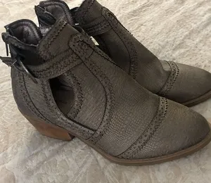Gimmicks by BKE Metallic Pewter Cutout Western Ankle Booties thumbnail 1