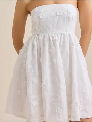 NEW Altar’d State White Strapless Embroidered Floral Mini Dress Size Medium NWT thumbnail 1