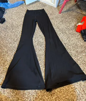 American Eagle flare leggings thumbnail 1