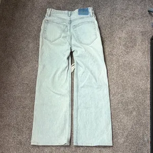 ⭐️Abrecrombie High Waisted Jeans thumbnail 3