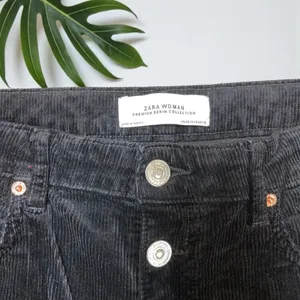 Zara Woman High-Rise Corduroy Button-Fly Cropped Kick Flare Pants thumbnail 11
