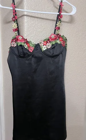 Ivania Dress thumbnail 4