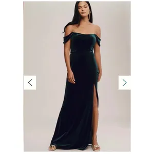 Jenny Yoo Collection Issa Velvet Off‎ the Shoulder Gown Emerald Green Size 0 thumbnail 2