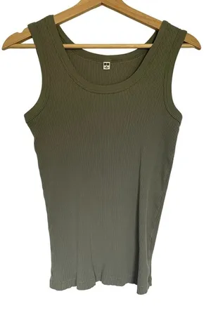 Uniqlo‎ sage green tank top ribbed knit women's size M cotton athleisure shirt thumbnail 1