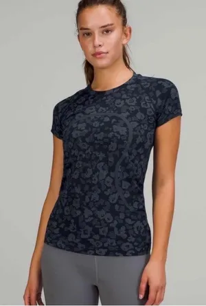 Lululemon Swiftly Tech Short Sleeve 2.0 Shirt Womens 6 Floral Print Fitted thumbnail 1