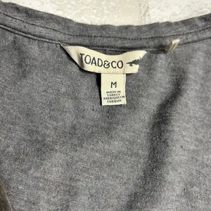 Toad&Co Woman’s Charcoal Sleeveless Casual Layer Top Size Medium Gray thumbnail 4