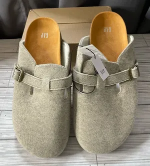 GAP Women's Beige Felt Mule Clogs with Buckle thumbnail 1