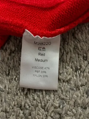 Red knit sweater Size M thumbnail 2