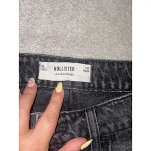 hollister low rose baggy jeans black washed size 10/30 thumbnail 3