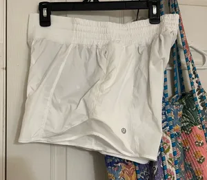 Lululemon Shorts thumbnail 1