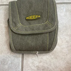 Keen Olive Green Canvas Crossbody Bag Oliver Bonas Colorblock Card Holder purse thumbnail 2