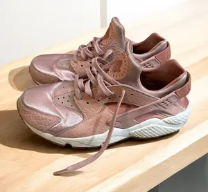 Nike Air Huarache Run Womens 11.5 Rose Gold Satin‎ Snake 683818-601 Sneakers thumbnail 1