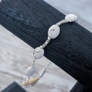 Vintage Stretch Bracelet Dainty Mother of Pearl & White Beads thumbnail 5