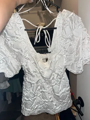 H&M White Blouse thumbnail 1