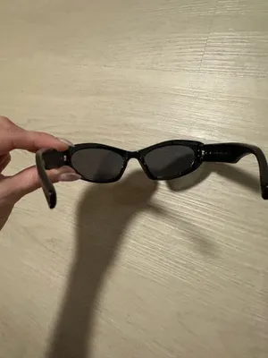 Black sunglasses thumbnail 4