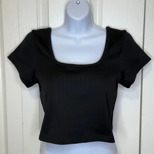 NWT PINK Victoria’s Secret Cropped Ribbed Short Sleeve Shirt Black Size Large thumbnail 2