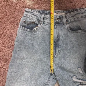 Pacsun 90s Boyfriend Jeans Womens 26 (actual 25x29) Blue Denim Distressed Zip thumbnail 9