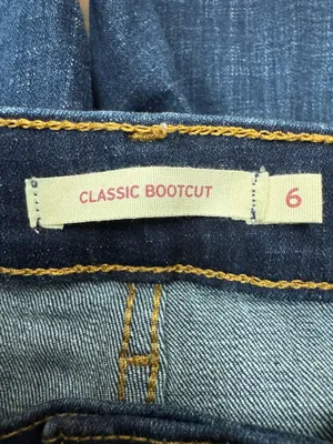 Levi’s Class Bootcut Dark Wash Jeans Size 6 thumbnail 3