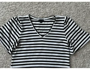 Ann Taylor Sz S Black & White Striped Knit Top Tee T-Shirt Cute!! thumbnail 3