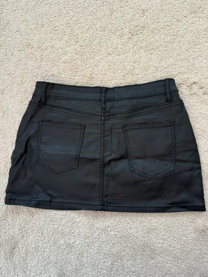 Edikted Carly Low-Rise Mini Skirt thumbnail 4